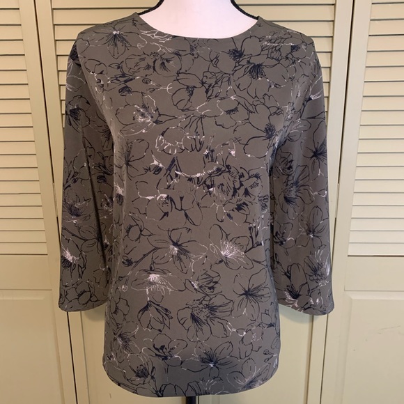 NWOT Army Green w/ Black & Cream Floral Pattern - Picture 1 of 7